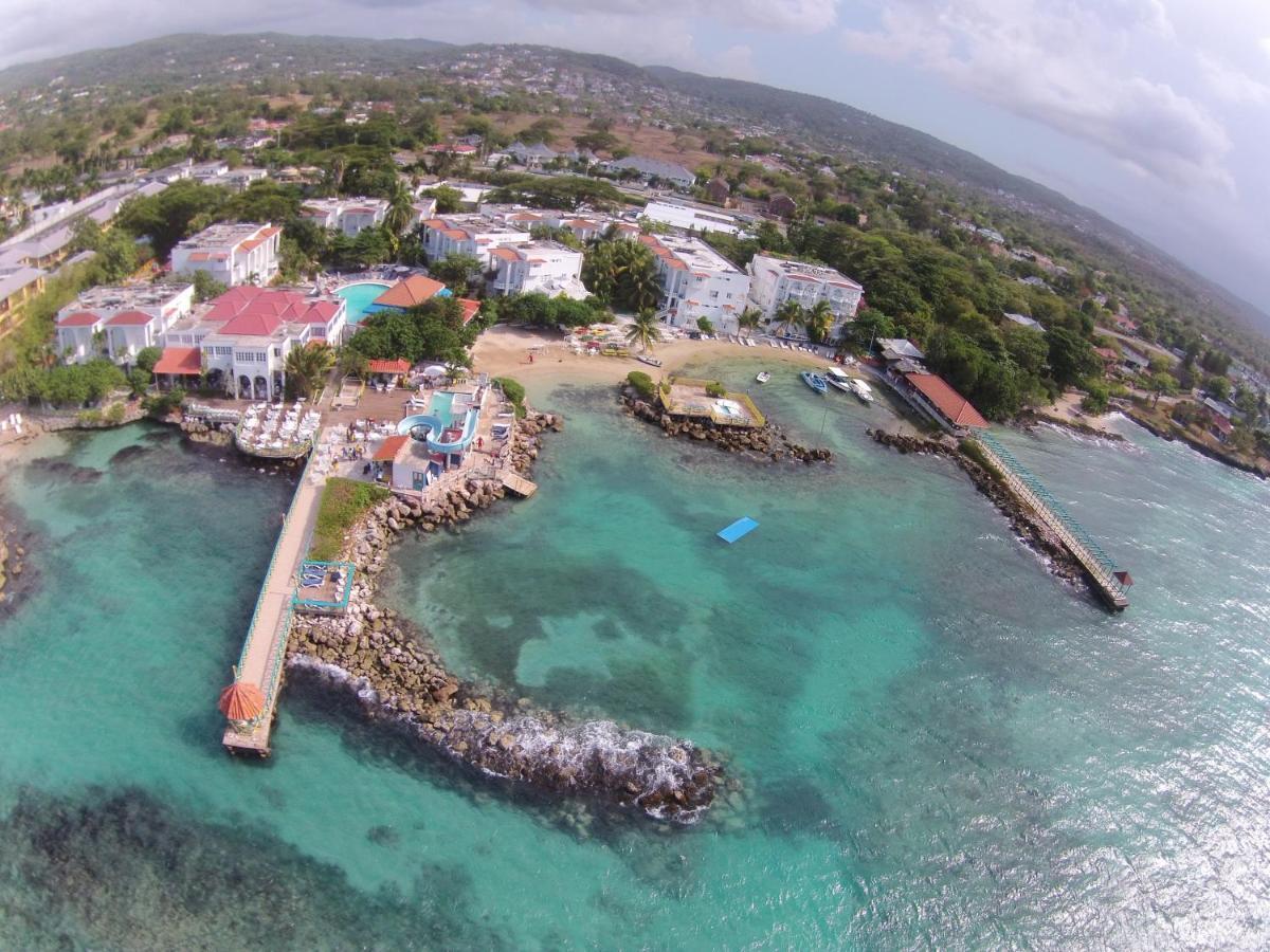 Franklyn D Resort & Spa All Inclusive Runaway Bay Exterior photo